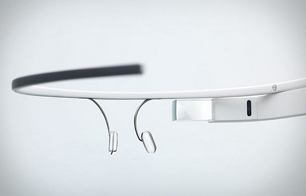 Google patenta unas Google Glass con proyector integrado